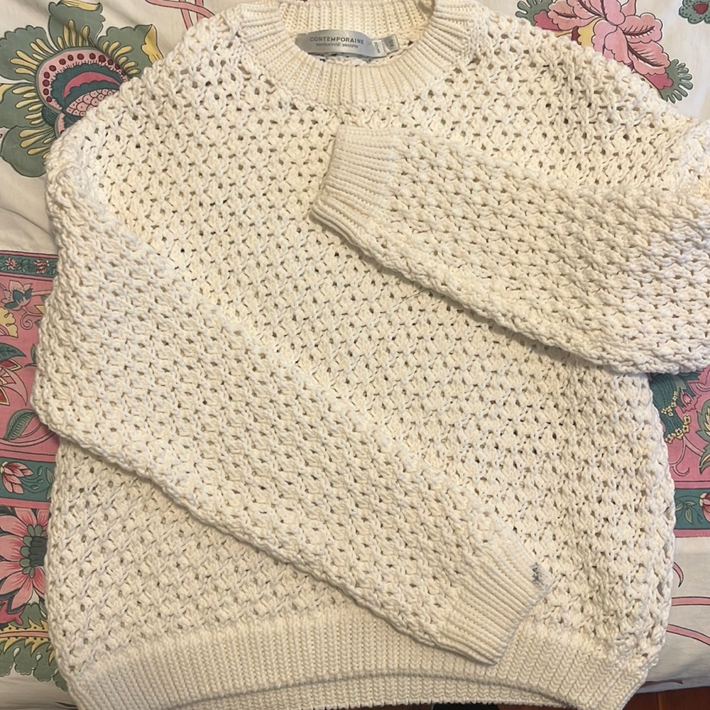 Knit white sweater cotton crewneck
